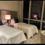 Luxury Towers Apartment In Downtown