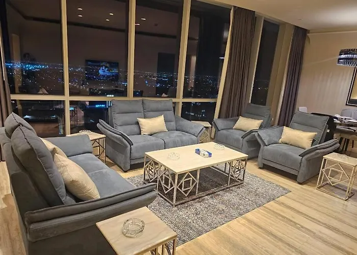 Luxury Towers Apartment In Downtown